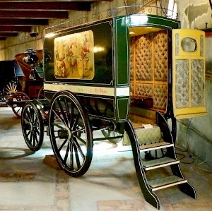 ruote, carrozza, museo, verde, scalini, scaletta, scala, raggi, carrozze, imbottitura, legno, antica, dipinto, porta
