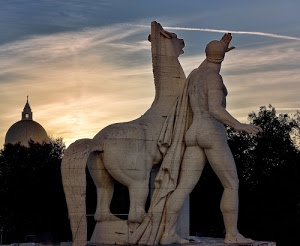 cielo, cupola, nuvole, cavallo, scultura, statua, alberi, nudo, monumento, coda, uomo, tramonto, scia, marmo, pietra, bianco, statue