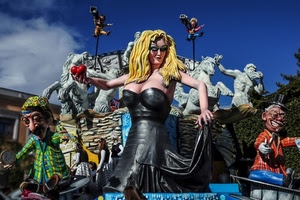 carnevale, carro, maschere, cartapesta, bionda, donna, allegoria, statue, cielo, personaggi