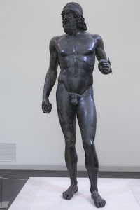 bronzo, riace, nudo, statua, uomo, scultura, barba, museo, muscoli, gambe, braccia, antico, piedi, guerriero, greca, corpo, reperto, antichità