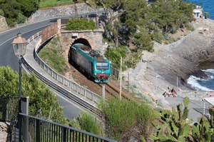 treno, strada, mare, lampione, galleria, ferrovia, binari, alberi