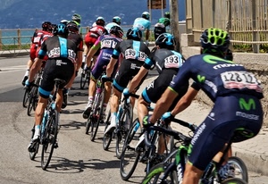 ciclisti, biciclette, gara, numeri, curva, corsa, sport, strada, ciclismo, gruppo