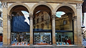 archi, colonne, vetrine, tre, riflessi, capitelli, riflesso, negozio, vetro, vetrina, finestre, palazzi, loggia, pilastri, case