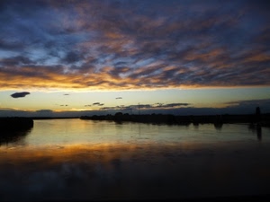 nuvole, cielo, tramonto, acqua, riflessi, riflesso, fiume, alba, rive, giallo, orizzonte, mare