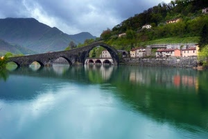 ponte, fiume, archi, acqua, paesaggio, riflessi, borgo, montagne, nuvole, paese, diavolo, case, riflesso