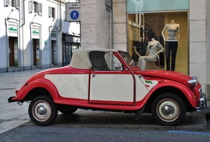 ruote, rosso, strada, vetrina, epoca, manichini, auto, bianco, porte, automobile, macchina, segnale, finestre, vetrine, strade, manichino, bicolore, città, decapottabile