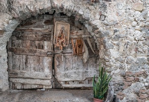 legno, porta, portone, muro, vaso, pianta, sassi, verde, arco, cesto