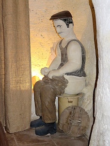 tenda, uomo, luce, seduto, scarpe, gabinetto, cappello, canottiera, coperchio, pantaloni, coppola, manichino, bagno, berretto, pantalone, vaso, murale