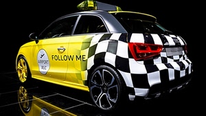 giallo, ruote, automobile, macchina, auto, bianconero, riflesso, scacchi, quadrati, nero, bianco