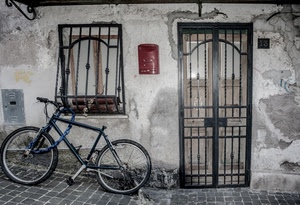 bicicletta, porta, finestra, inferriate, ruote, catena, posta, grate