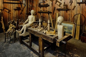 legno, attrezzi, pinocchio, quadro, burattini, sedia, bottega, banco, morsa, pinocchi, falegnameria, falegname, bancone, trucioli, morsetti, cerchio, pialla, seghe, marrone, burattino