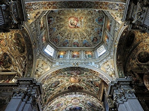 colonne, cupola, affreschi, chiesa, soffitto, archi, capitelli, finestre, dipinti, colori, abside, decorazioni, arco, volta