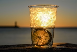 bicchiere, mare, limone, acqua, sole, controluce, tramonto, fetta, giallo, plastica, orizzonte, liquido, luce, bibita, vetro, sfocato, bevanda, trasparenza
