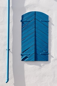 finestra, bianco, tubo, azzurro, legno, muro, ombra, blu, persiana, persiane, ante, parete, scuri, celeste, grondaia, bicolore