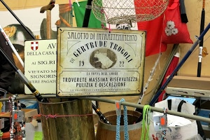 rosso, bandiera, pubblicità, cartelli, verde, bianco, tricolore, vintage, canne, oggetti, nastri, insegne, scritte, collane
