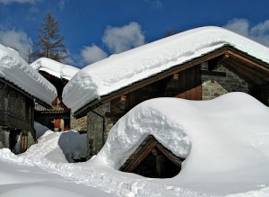 neve, tetti, bianco, nuvole, cielo, case, albero, inverno, azzurro, baite, cumuli, pino, invernale, legno, montagna, balcone, balconi