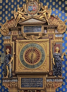 orologio, statue, oro, angeli, numeri, lancette, sole, blu, sculture, scritte, cerchio, quadrato, raggi, stemma, quadrante, ore, spada, bilancia