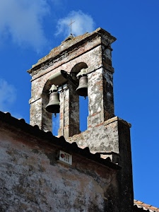 campane, cielo, campanile, croce, azzurro, due, nuvole, chiesa, tetto, vela, archi, allarme, tegole, bronzo, muro, torre, batacchi, campana, batacchio
