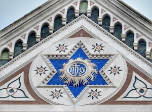 stella, archi, chiesa, stelle, azzurro, architettura, blu, triangolo, triangoli, fiori, dettaglio, punte, decorazioni, marmo, timpano