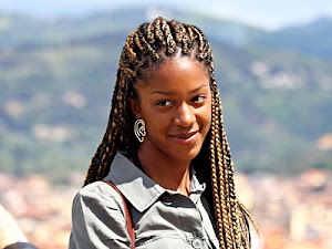 capelli, ragazza, trecce, orecchino, capigliatura, occhi, sorriso, ritratto, camicia, donna, acconciatura, treccine, naso, bocca, orecchini, labbra