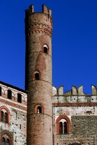 merli, torre, finestre, bifore, castello, cielo, azzurro, mattoni