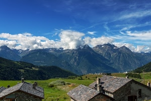 tetti, montagne, nuvole, paesaggio, cielo, montagna, comignoli, panorama, case