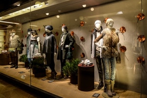 vetrina, manichini, abbigliamento, luci, cappelli, berretti, abiti, vestiti