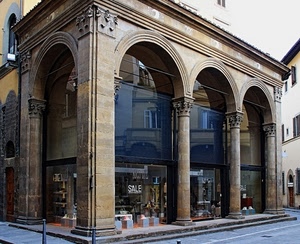 vetrine, colonne, archi, capitelli, negozio, riflesso, strada, negozi, pilastri, palazzo, loggia, finestre, vetro, riflessi