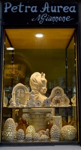 vetrina, orologi, cavallo, lampade, bianco, pietra, sculture