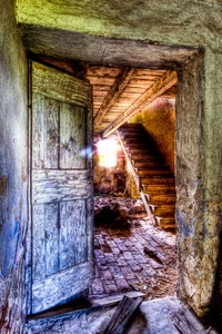 porta, legno, scala, scale, abbandono, gradini, scalini, luce, rudere, portone, travi, soffitto, finestra