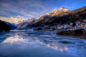 lago, montagna, montagne, panorama, ghiaccio, neve, riflessi, case, riflesso, inverno, nuvole, cielo