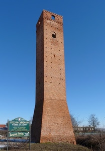 torre, cielo, alberi, finestre, mattoni, cartello, verde, azzurro, piante, erba, piemonte, inverno, case, insegna, carignano