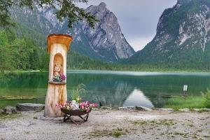 lago, fiori, montagne, acqua, alberi, riflesso, cielo, statua, fioriera, montagna, verde, tronco, legno, riflessi, vaso, edicola