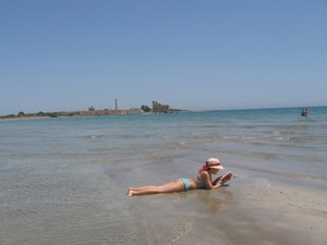 mare, leggere, spiaggia, ragazza, bagnasciuga, acqua, cappello, libro, bagnante, estate