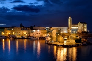 mare, luci, riflessi, chiesa, acqua, notte, porto, blu, notturno, panorama, campanile, riflesso