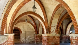 archi, mattoni, lampioni, pilastri, portico, porta, cripta, porticato, arcate, scala, volte