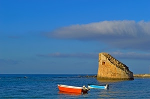 mare, barche, nuvole, azzurro, cielo, torre, acqua, rudere, rosso, due, onde, blu