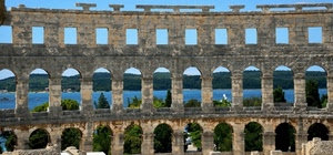 mare, archi, acqua, alberi, romano, cielo, finestre, montagne, rudere, lago, rovine, anfiteatro