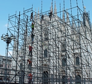 duomo, impalcatura, lampione, operai, milano, uomini, persone