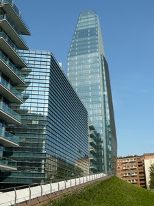 grattacielo, finestre, balconi, vetro, palazzi, vetri, vetrate, riflessi, erba