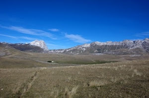 nuvole, montagne, cielo, panorama, erba, paesaggio, azzurro, montagna, campo, prati, rocce, neve, altopiano, terreno