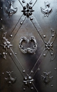 batacchio, borchie, ferro, porta, metallo, decorazioni, battente, portone, chiodi