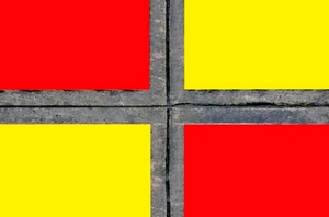 giallo, rosso, quattro, rettangoli, croce, geometrie, colori, muro, grigio, righe, linee, angoli