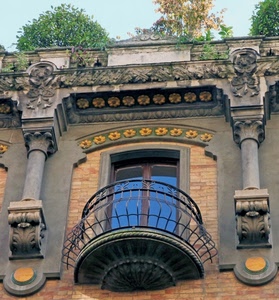 balcone, colonne, ringhiera, liberty, finestra, fiori, cornicione, decorazioni, piante