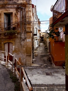 vicolo, ringhiera, balconi, balcone, panni, finestra, degrado, scorcio, abbandono