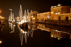 barche, luci, notturno, canale, riflessi, notte, acqua, riflesso, stella, natale, lampioni, fiume, luminarie, cometa, finestre, palazzi, porto