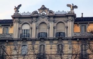 finestre, palazzo, balconi, rami, aquile, statue, ringhiere, uccelli, alberi, decorazioni, liberty, ali, porte