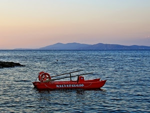 mare, rosso, salvataggio, barca, pattino, remi, acqua, cielo, montagne, alba
