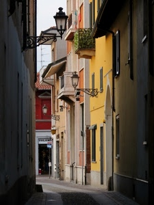 finestre, vicolo, lampioni, strada, balconi, case, porta, porte, palazzi