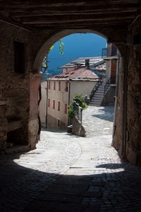 vicolo, case, arco, ombra, scorcio, portico, strada, scala, azzurro
